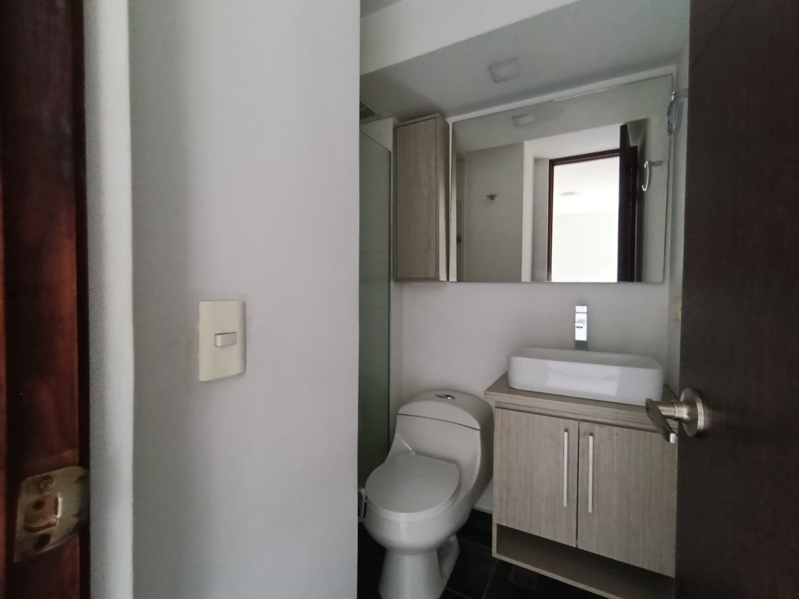 Apartamento en arriendo en Los Alcazares, Medellín · foto 2 de 15