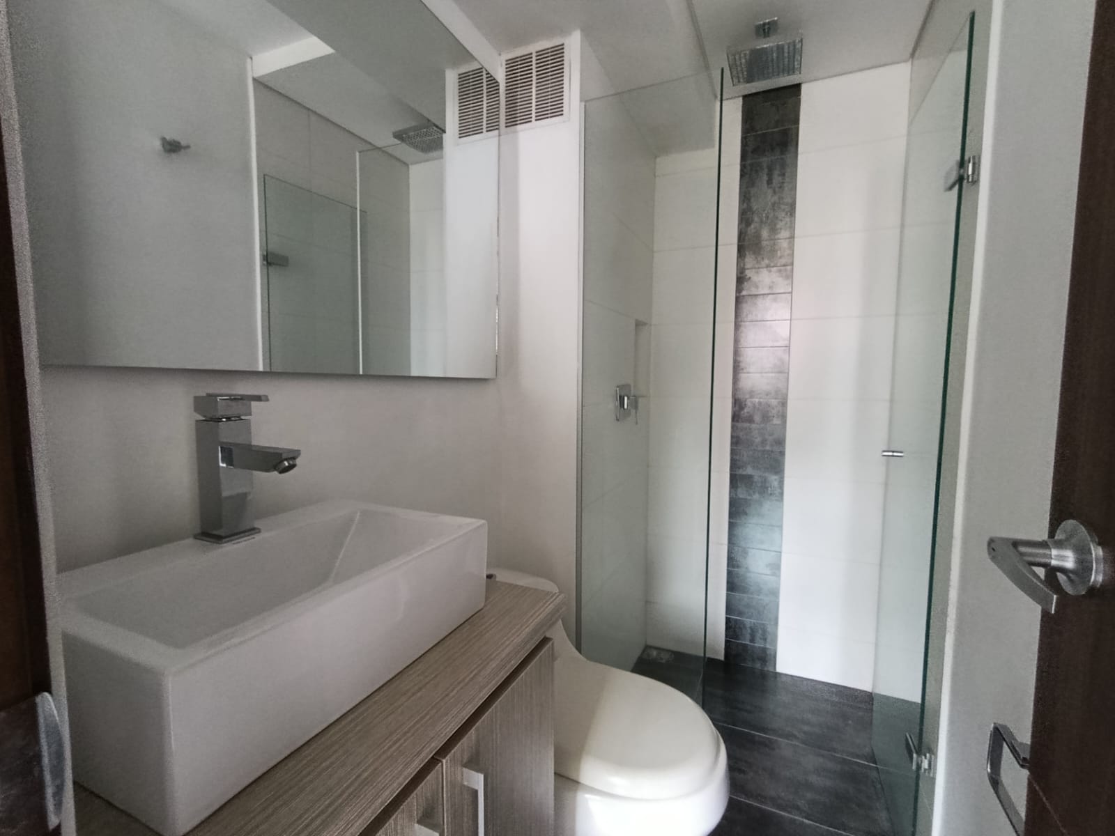 Apartamento en arriendo en Los Alcazares, Medellín · foto 6 de 15