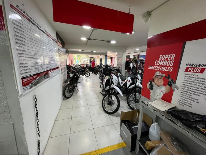Local en arriendo en El Poblado, Medellín, 182 m² · foto 2 de 7