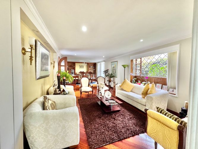 Casa de 3 alcobas en venta en Belmira, Bogotá, 158 m² · foto 2 de 24