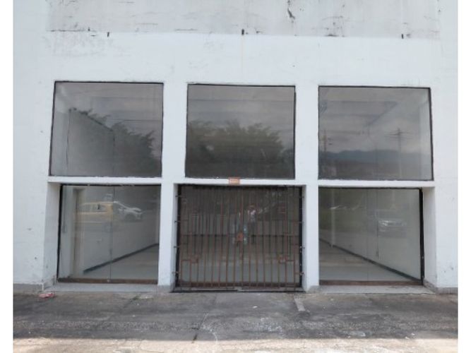 Local en arriendo en La Esmeralda, Itagüí, 108 m² · foto 3 de 4