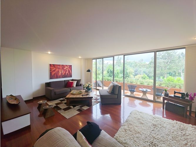 Apartamento de 3 alcobas en venta en Cerros De Suba, Bogotá, 192 m² · foto 5 de 24