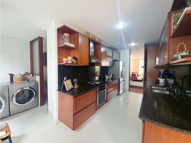Apartamento de 3 alcobas en venta en Cerros De Suba, Bogotá, 192 m² · foto 6 de 24