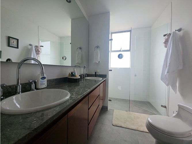 Apartamento de 3 alcobas en venta en Cerros De Suba, Bogotá, 192 m² · foto 14 de 24