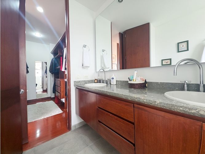 Apartamento de 3 alcobas en venta en Cerros De Suba, Bogotá, 192 m² · foto 15 de 24