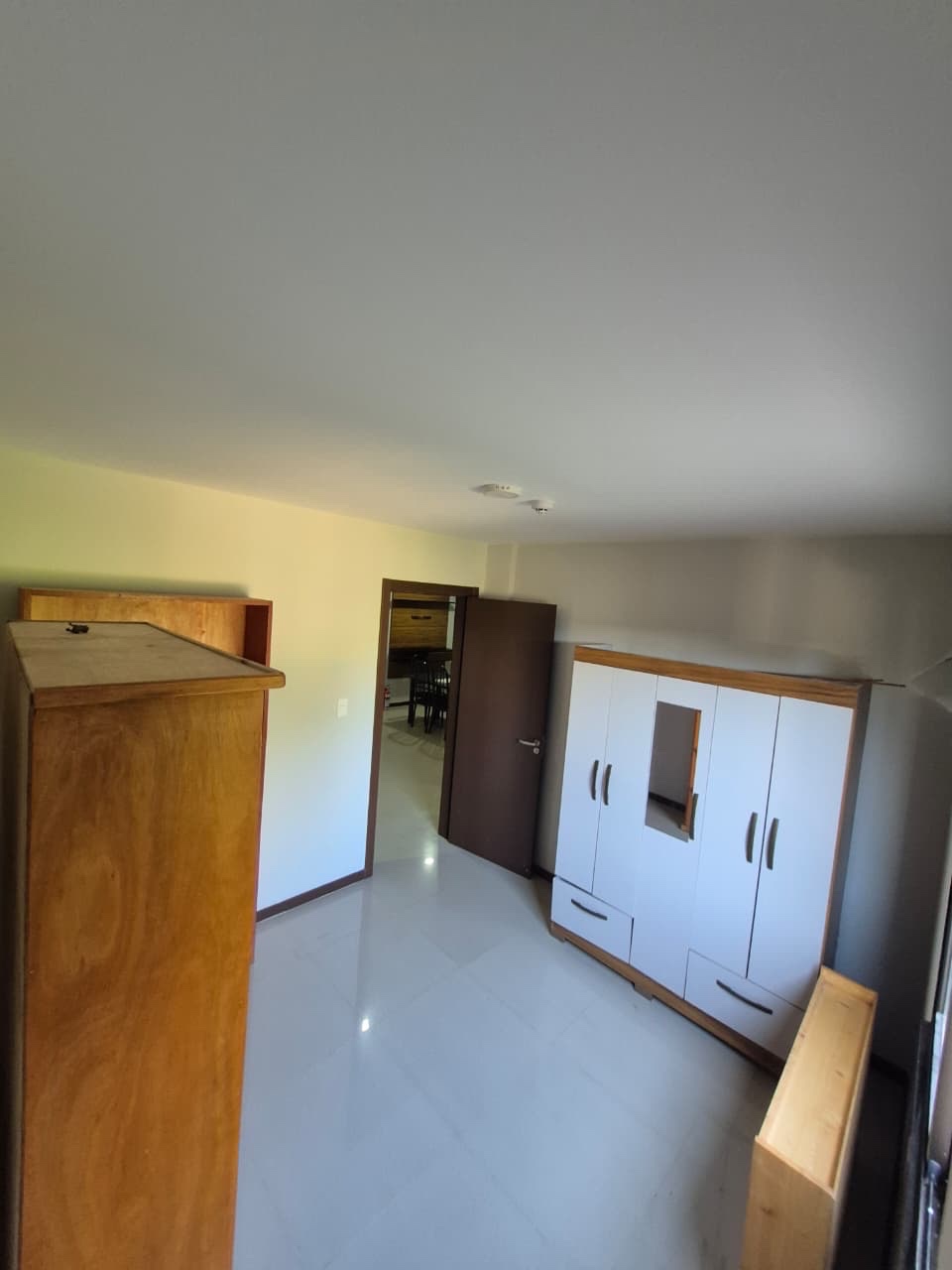 ALQUILO DEPARTAMENTO DE 2 HABITACIONES + 2 BAÑOS EN YKUA KARANDAY LUQUE — foto 3