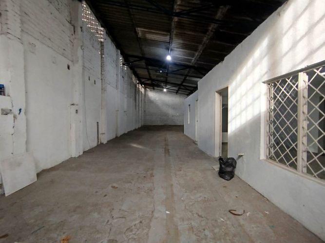 Bodega en arriendo en Manzanares, Cali, 500 m² · foto 2 de 24