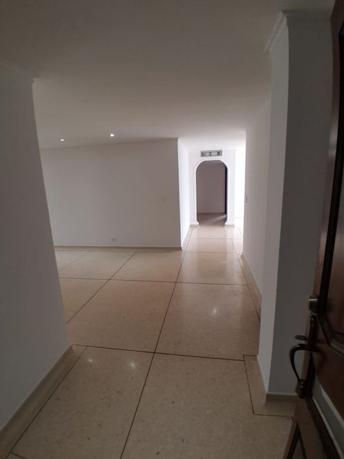 Apartamento en venta en Altos Del Prado, Barranquilla · foto 4 de 15