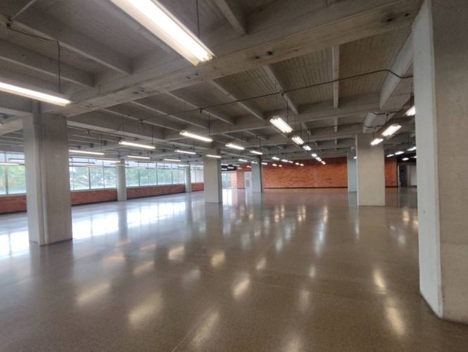 Oficina en arriendo en El Poblado, Medellín, 200 m² · foto 5 de 23