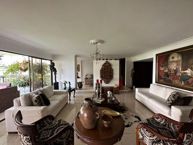 Apartamento de 4 alcobas en venta en Normandia, Cali, 259 m² · foto 12 de 14