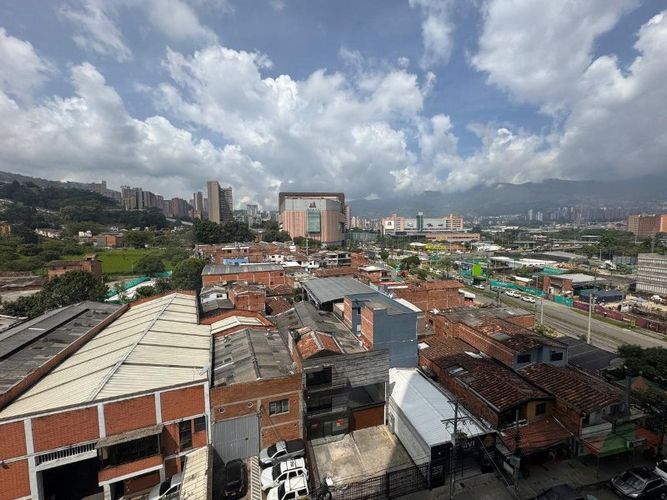 Oficina en venta en Las Casitas, Envigado, 38 m² · foto 2 de 5
