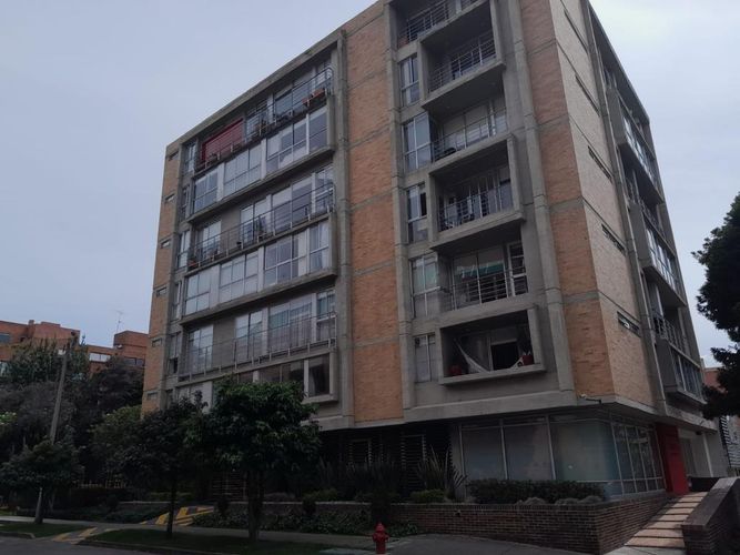 Apartamento en venta en Bella Suiza, Bogotá · foto 2 de 13