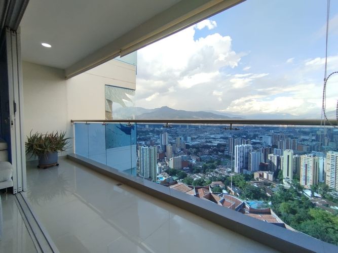 Apartamento de 2 alcobas en arriendo en Las Lomitas, Sabaneta, 82 m² · foto 2 de 18