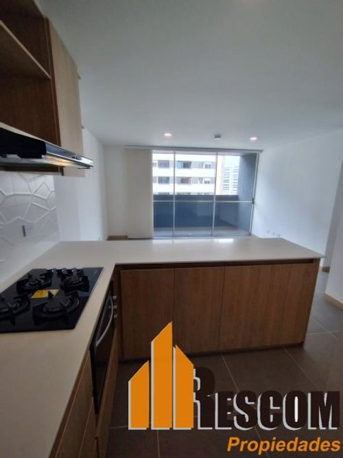 Apartamento de 2 alcobas en arriendo en Santa Cruz, Medellín, 60 m² · foto 3 de 16