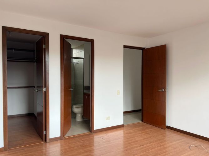 Apartamento de 3 alcobas en arriendo en El Poblado, Medellín, 136 m² · foto 12 de 18