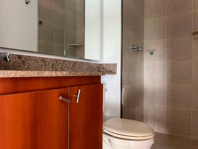 Apartamento de 3 alcobas en arriendo en El Poblado, Medellín, 136 m² · foto 17 de 18
