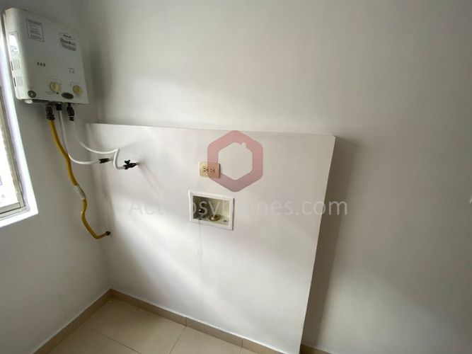 Apartamento de 3 alcobas en arriendo en Loma De Los Bernal, Medellín, 70 m² · foto 5 de 22