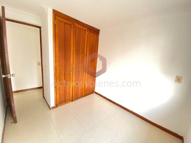 Apartamento de 3 alcobas en arriendo en Loma De Los Bernal, Medellín, 70 m² · foto 9 de 22