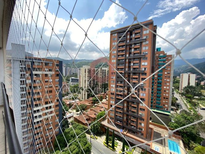 Apartamento de 3 alcobas en arriendo en Loma De Los Bernal, Medellín, 70 m² · foto 20 de 22