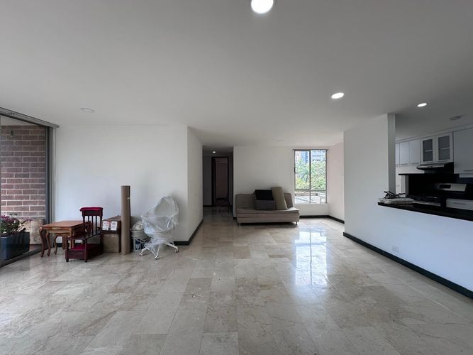 Apartamento en arriendo en El Poblado, Medellín · foto 4 de 17