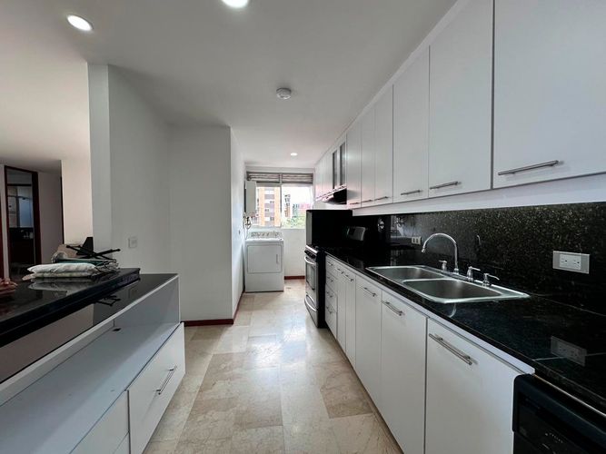 Apartamento en arriendo en El Poblado, Medellín · foto 7 de 17
