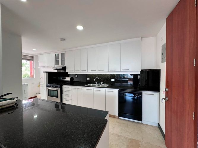 Apartamento en arriendo en El Poblado, Medellín · foto 6 de 17