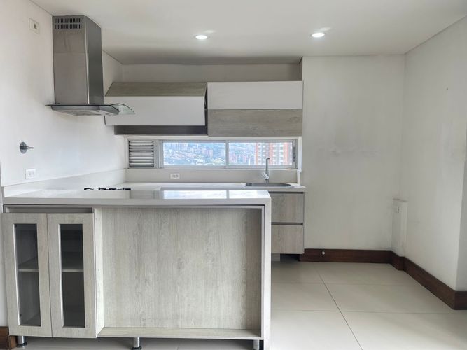 Apartamento de 3 alcobas en arriendo en Vegas De La Doctora, Sabaneta, 110 m² · foto 4 de 19