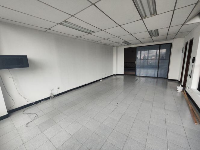 Oficina en arriendo en Laureles, Medellín, 35 m² · foto 7 de 10