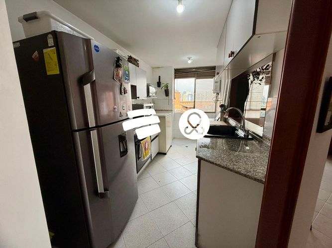 Apartamento de 3 alcobas en venta en El Poblado, Medellín, 94 m² · foto 18 de 24