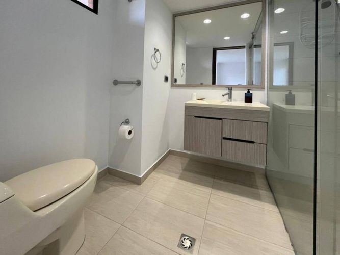 Apartamento de 3 alcobas en arriendo en Las Lomas, Medellín, 145 m² · foto 15 de 20