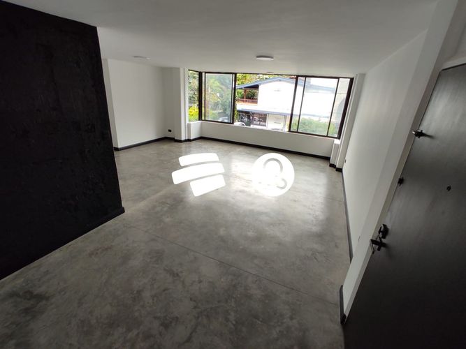 Apartamento de 3 alcobas en venta en El Poblado, Medellín, 100 m² · foto 2 de 13