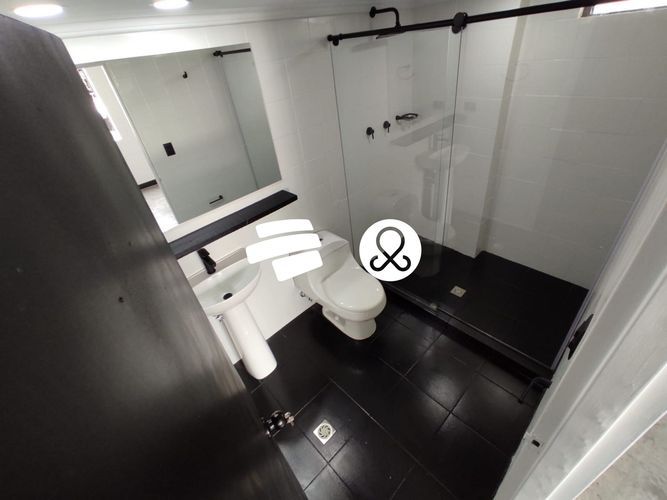 Apartamento de 3 alcobas en venta en El Poblado, Medellín, 100 m² · foto 7 de 13