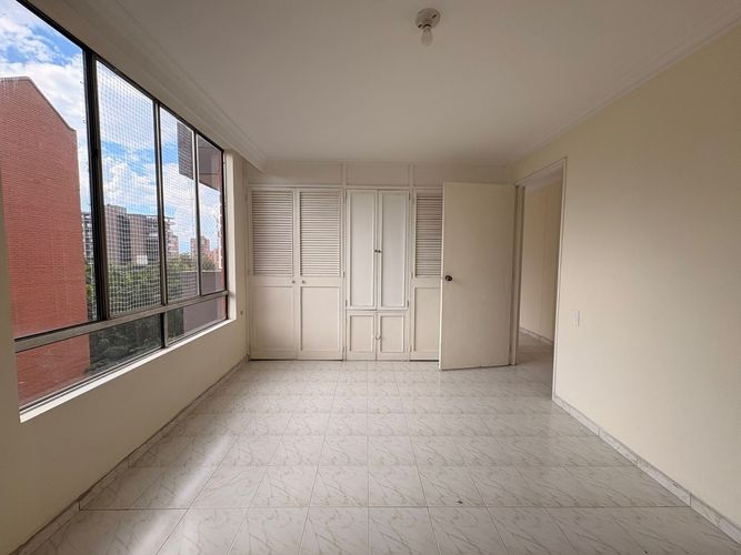 Apartamento en venta en El Poblado, Medellín · foto 3 de 14