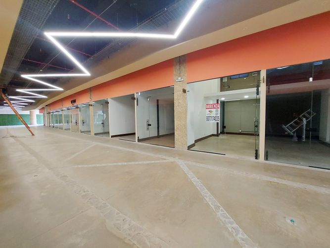 Local en arriendo en Altos De Arenales, Girón, 28 m² · foto 2 de 7