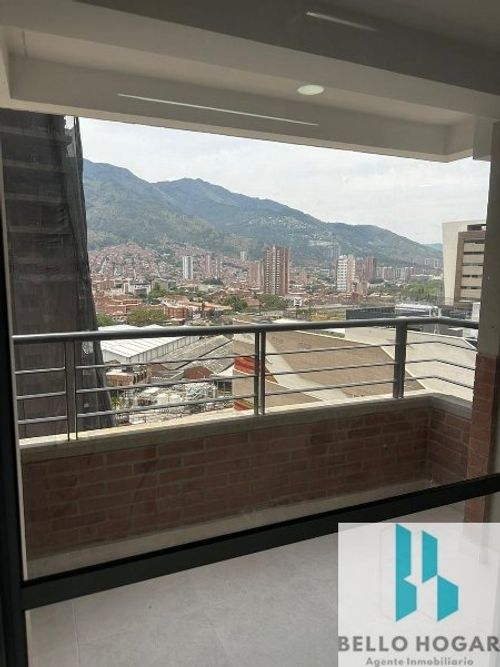Apartamento de 3 alcobas en venta en San Jose Obrero, Bello, 61 m² · foto 3 de 22