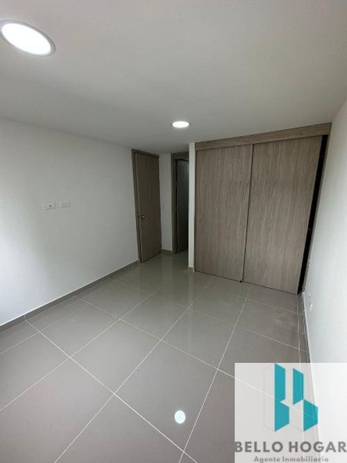 Apartamento de 3 alcobas en venta en San Jose Obrero, Bello, 61 m² · foto 11 de 22