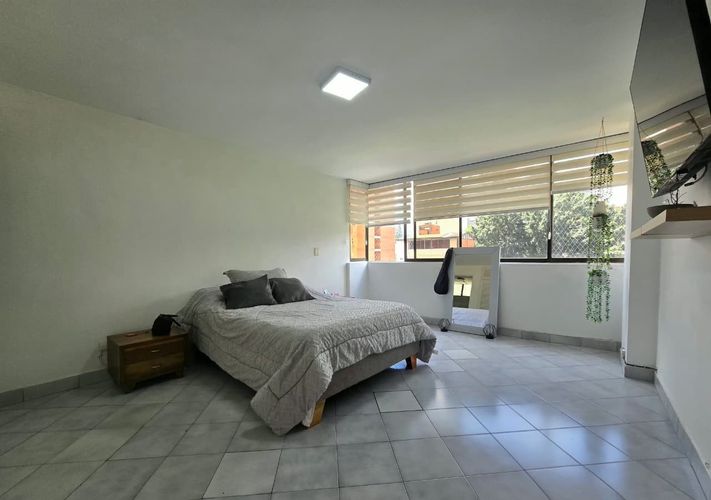 Apartamento de 3 alcobas en venta en Belén, Medellín, 133 m² · foto 9 de 18