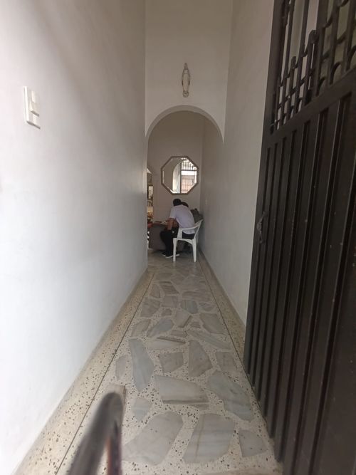 Casa de 5 alcobas en venta en Bretaña, Cali, 178 m² · foto 2 de 8