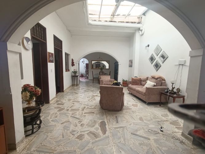 Casa de 5 alcobas en venta en Bretaña, Cali, 178 m² · foto 3 de 8