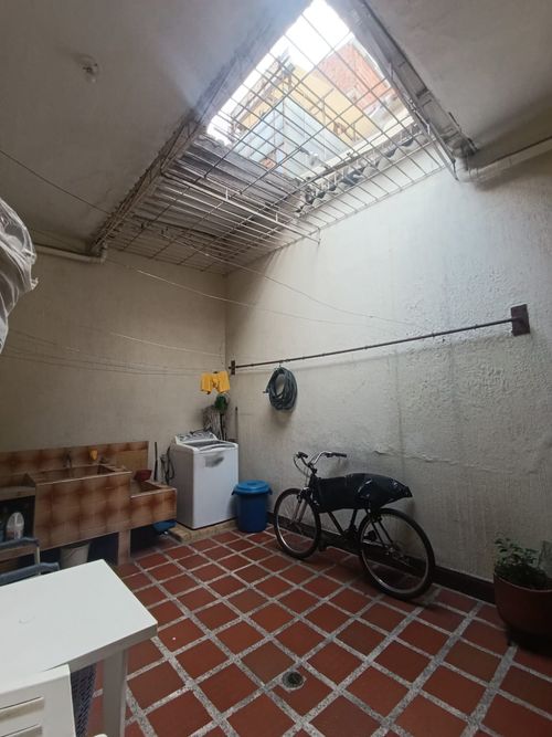 Casa de 5 alcobas en venta en Bretaña, Cali, 178 m² · foto 4 de 8