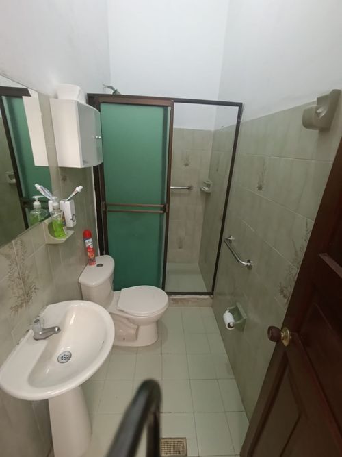 Casa de 5 alcobas en venta en Bretaña, Cali, 178 m² · foto 5 de 8