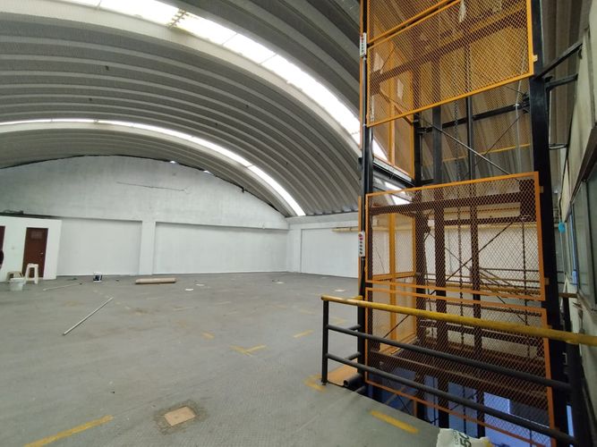 Bodega en arriendo en Monteazul, Sabaneta, 1180 m² · foto 2 de 9