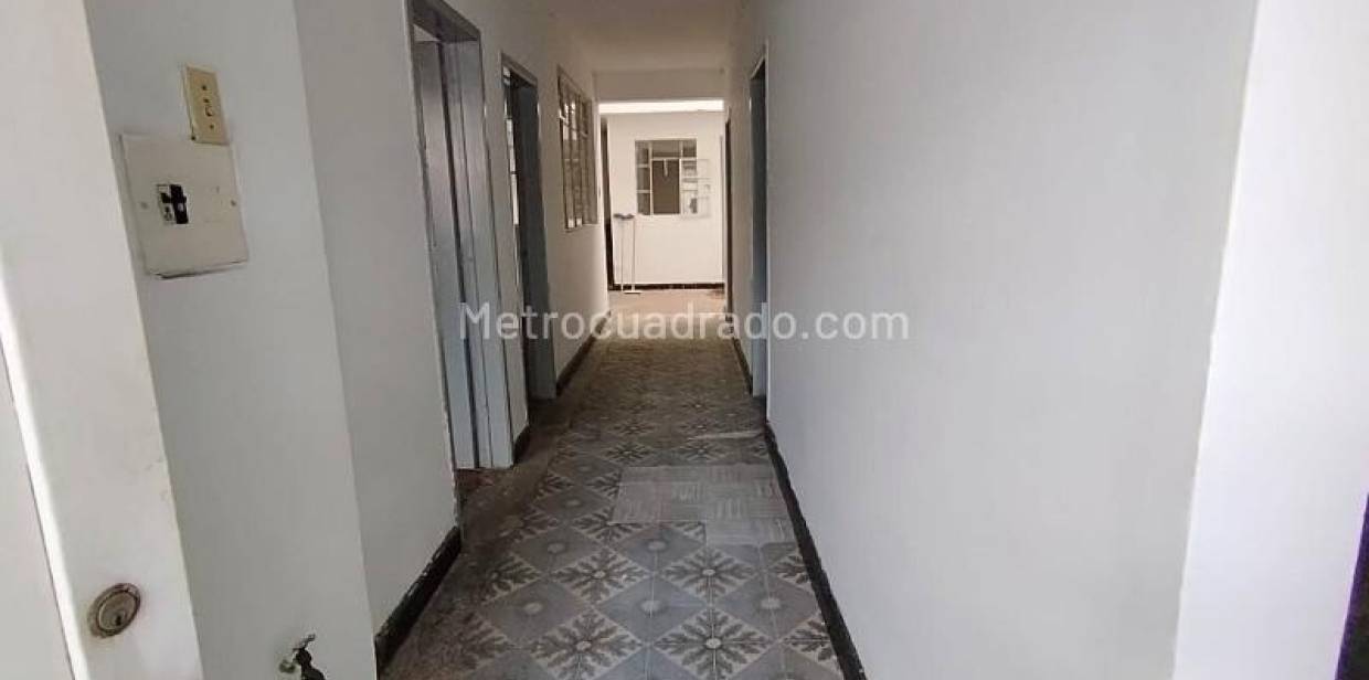 Casa en venta en Barrios Unidos, Bogotá · foto 3 de 8