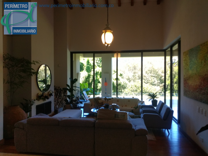 Casa de 4 alcobas en venta en Los Salados, El Retiro · foto 2 de 17