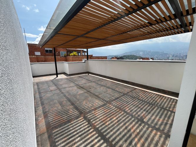 Apartamento de 5 alcobas en venta en Laureles, Medellín, 330 m² · foto 18 de 19