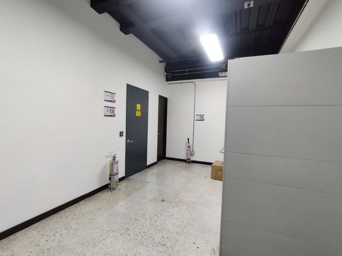 Bodega en arriendo en Las Vegas, Envigado, 480 m² · foto 8 de 15