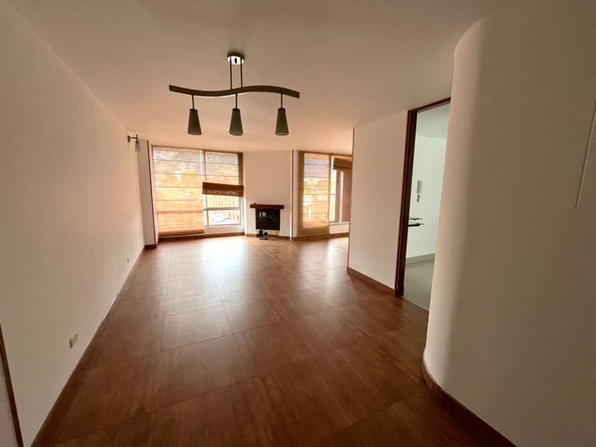 Apartamento de 3 alcobas en venta en La Liberia, Bogotá, 105 m² · foto 2 de 16