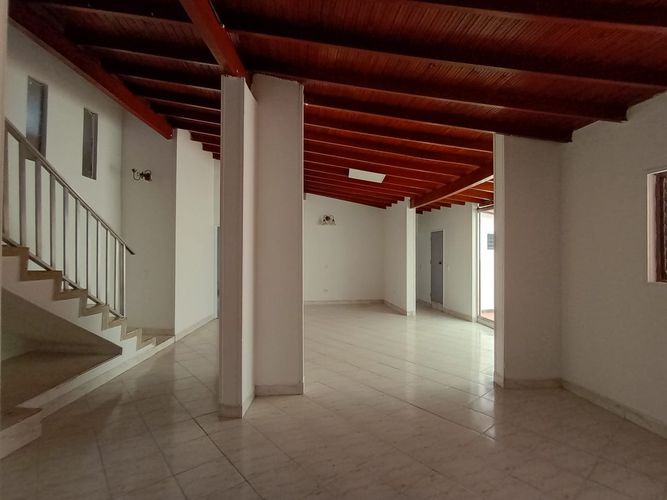 Casa de 4 alcobas en venta en Laureles, Medellín, 237 m² · foto 2 de 16
