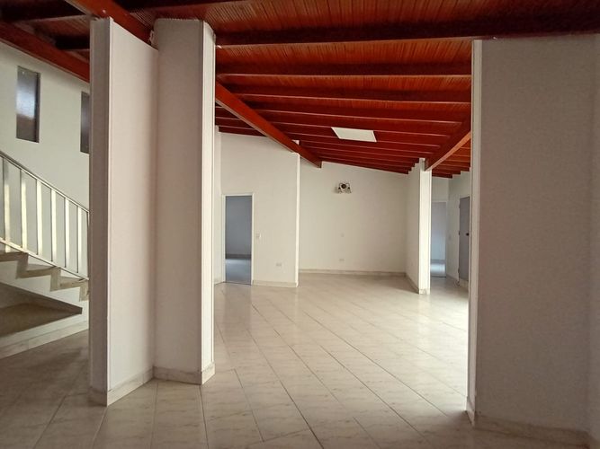 Casa de 4 alcobas en venta en Laureles, Medellín, 237 m² · foto 3 de 16