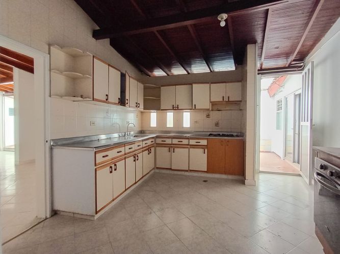 Casa de 4 alcobas en venta en Laureles, Medellín, 237 m² · foto 5 de 16